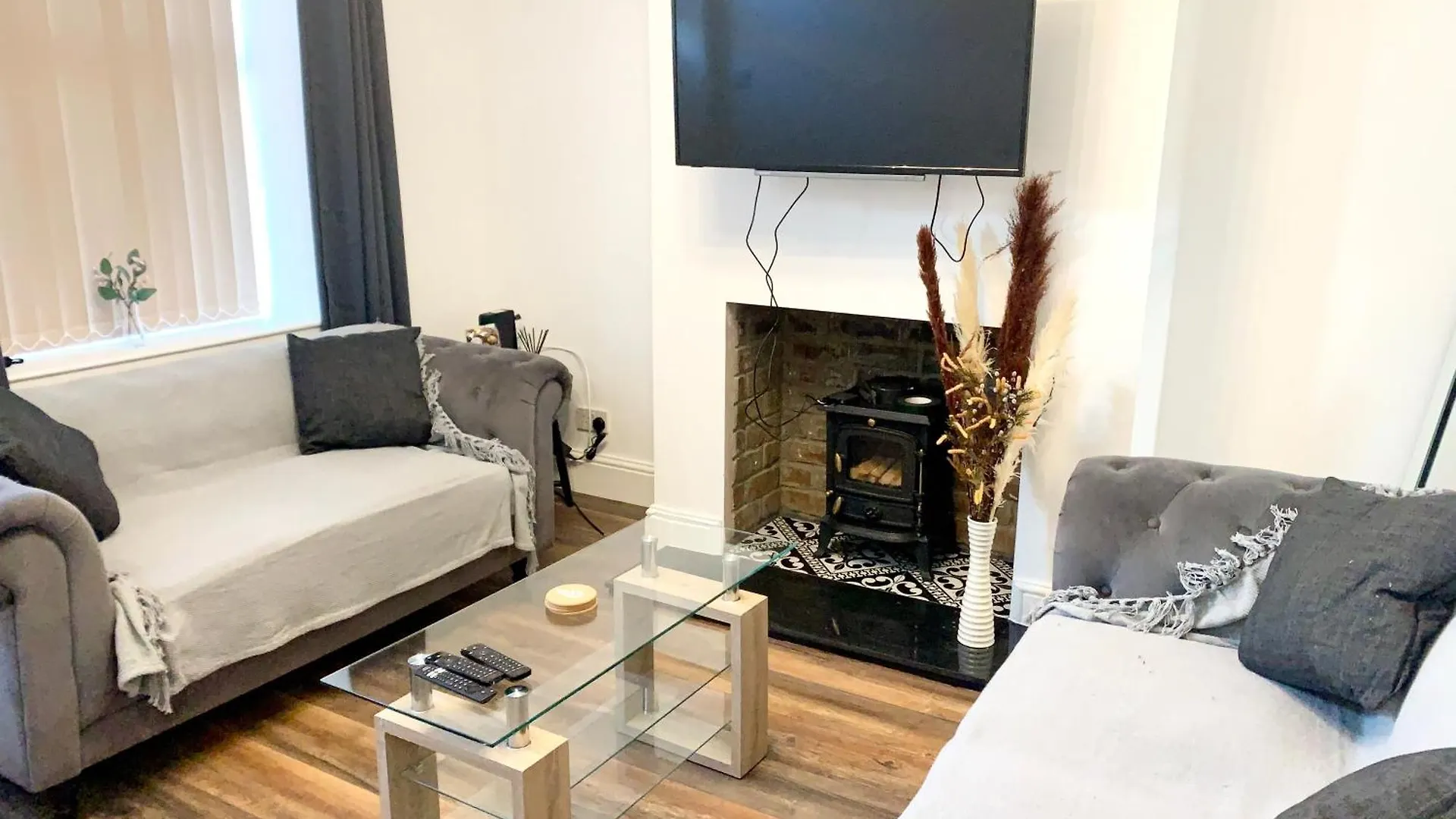 Urba Luxury 3 Bed Stays Sheffield Central 0*,